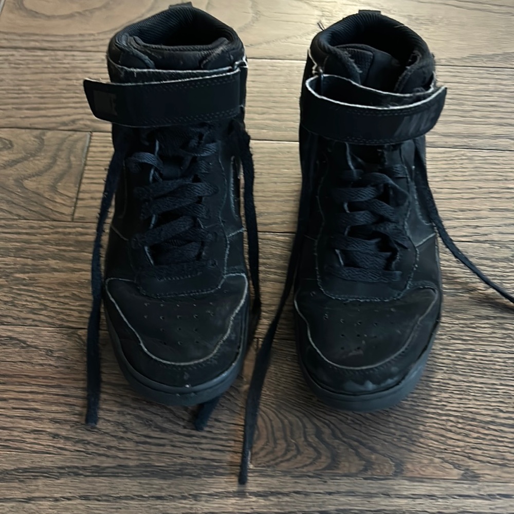 Nike Kids' Court Borough 2 High Top Sneaker